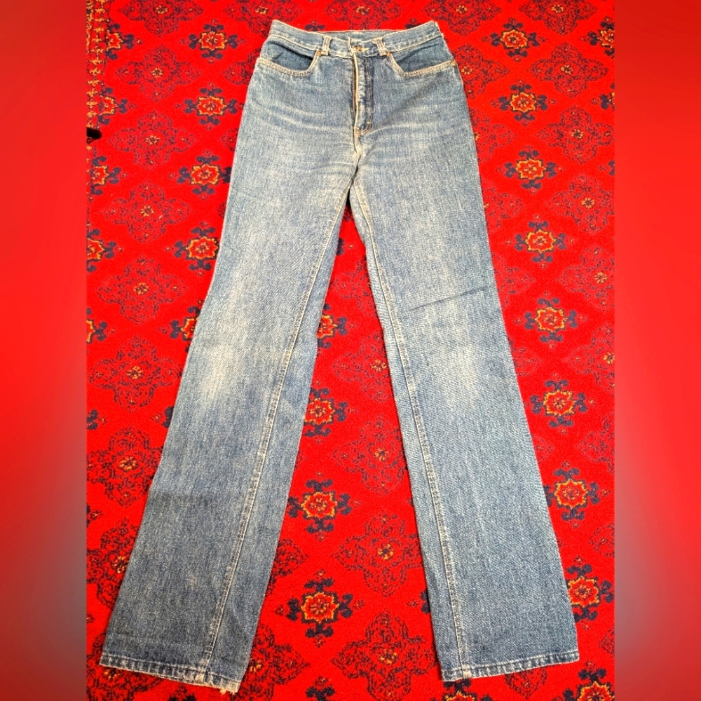 Vintage high rise wide leg jeans size 25/26